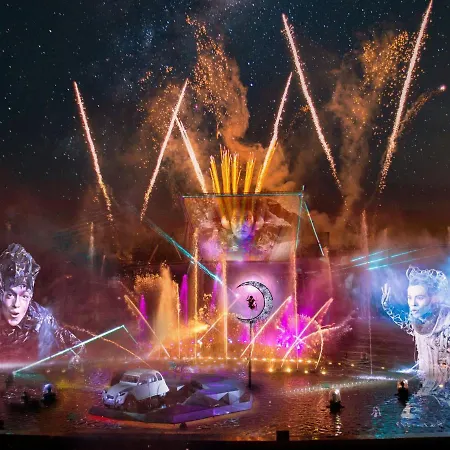 Villa With Garden Near Beautiful Golf Course