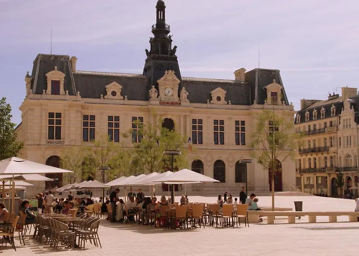 With Garden Near Beautiful Golf Course Βίλα