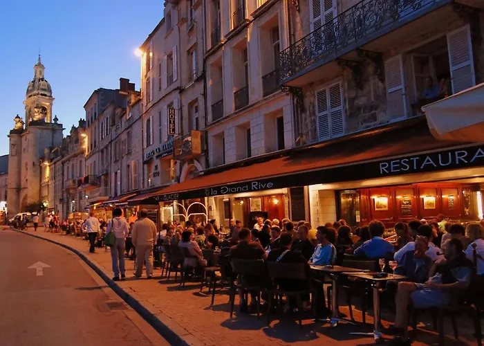 With Garden Near Beautiful Golf Course Βίλα